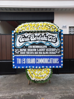 Papan Bunga Duka di Waluran Mandiri